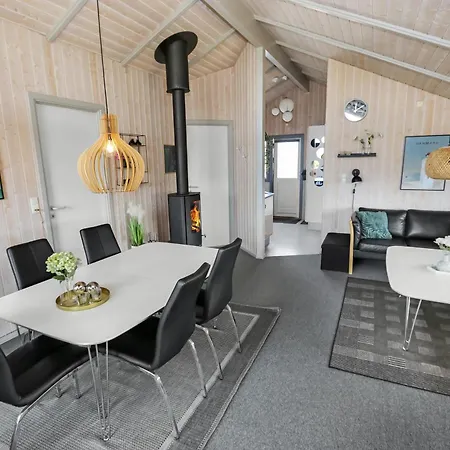Spahus I Vejlby Klit Taet Pa Vesterhavet Sj731 Harboør